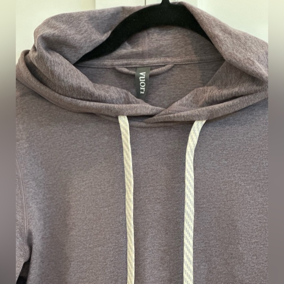 Vuori lightweight hoodie (another listing has matching pants) - Picture 5 of 7